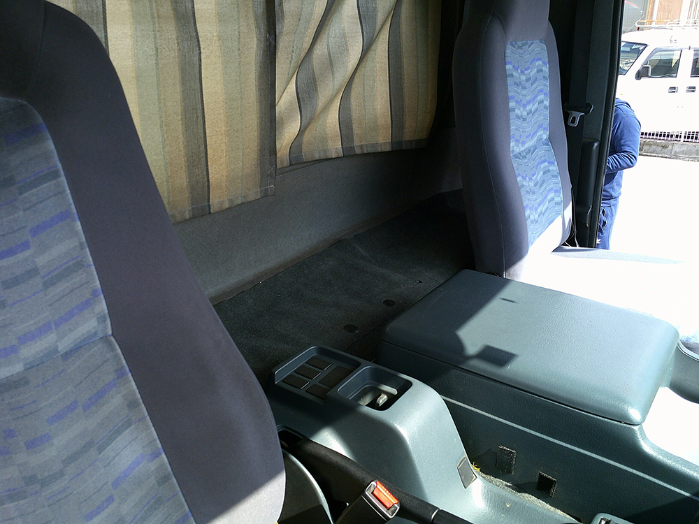 ＵＤトラックス-コンドル8